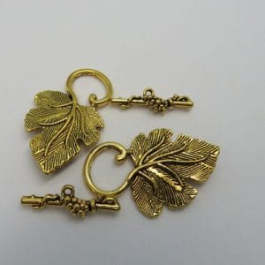Toggle Vine Leaf Goldtone