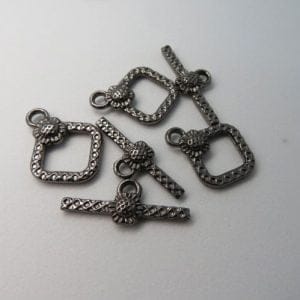 Toggles Gunmetal Square Clasp